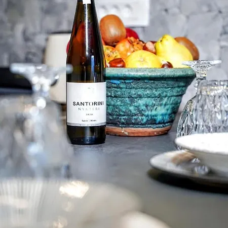 Sunstone * Fira (Santorini)